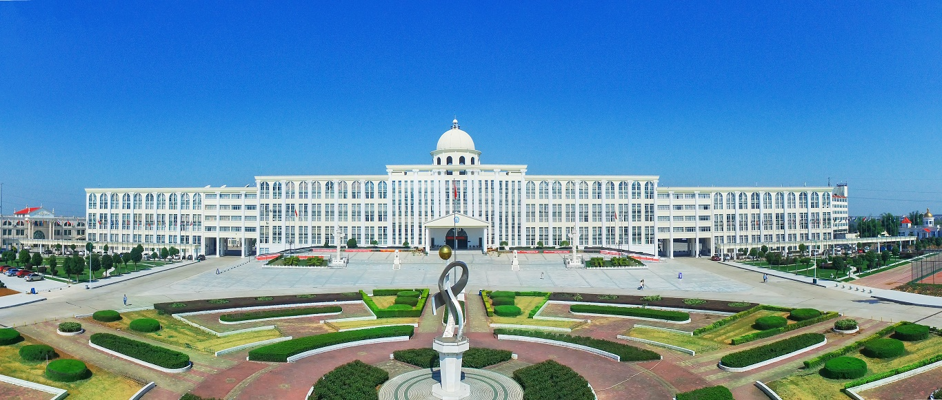 顽石频道石零平走进江西服装学院，掀起AI时尚新浪潮！